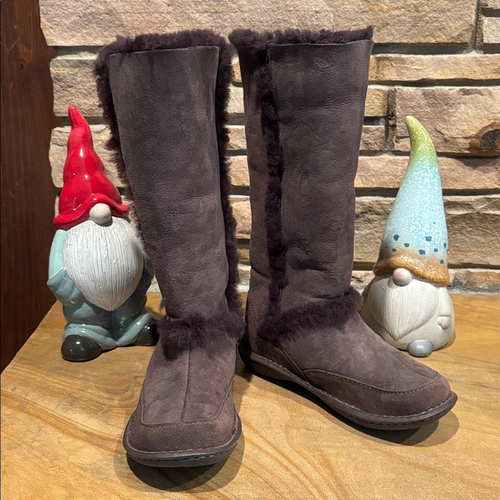 NOT FOR SALE: Born Chocolate Suede Shearling Boots 👢!